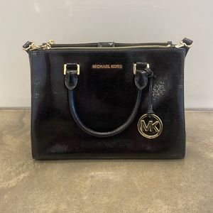 Authentic Michael Kors black leather purse with gold hardware- MAKE AN OFFER